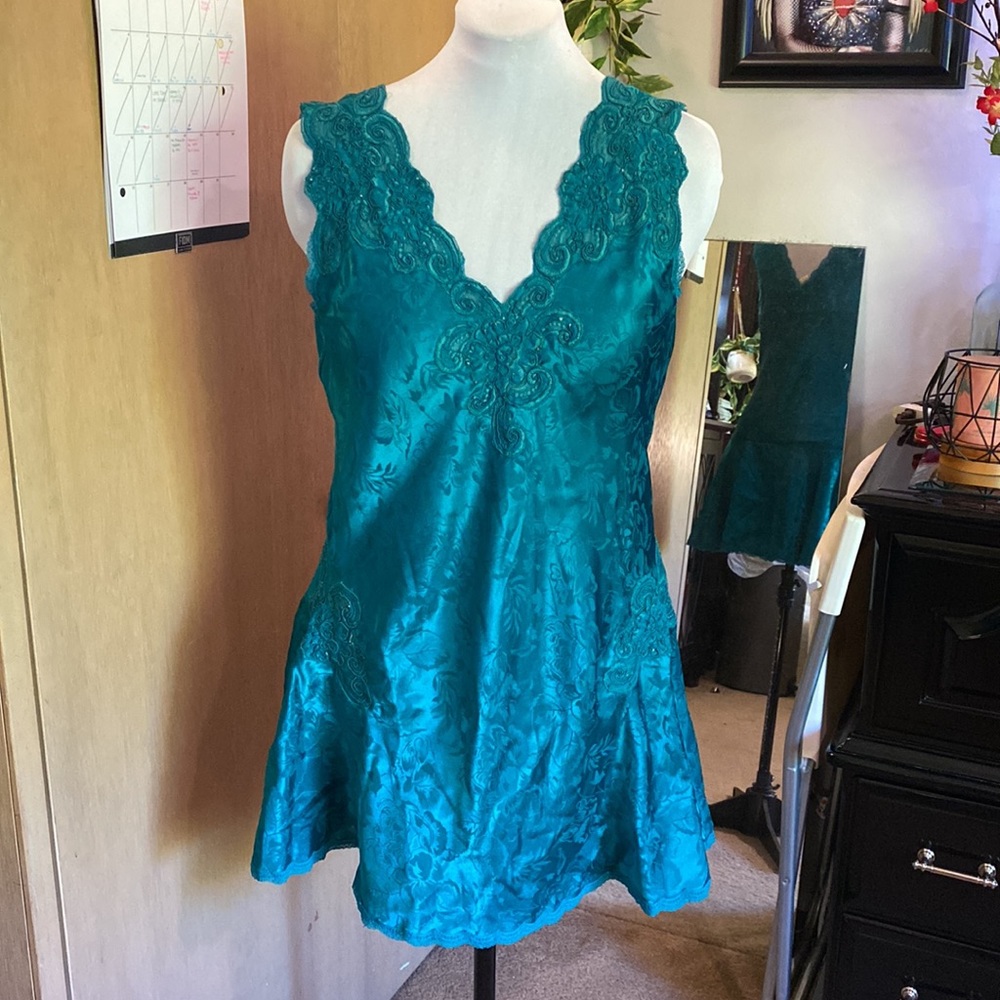Vintage Victoria Secret Large Chemise